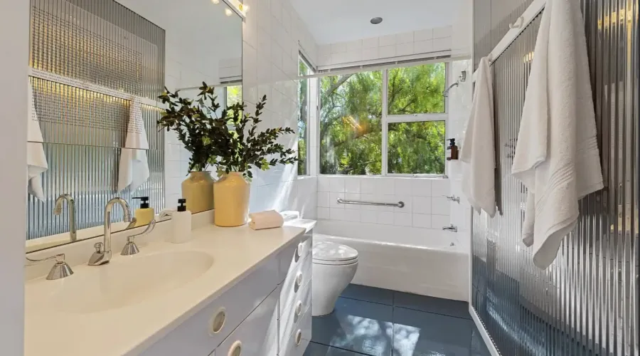 30 Heron Drive, Mill Valley, California, 94941, United States, 5 Bedrooms Bedrooms, ,4 BathroomsBathrooms,Residential,For Sale,1946446